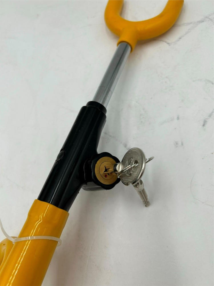 STEERING WHEEL LOCK 2 KEYS ANTI THEFT NEW