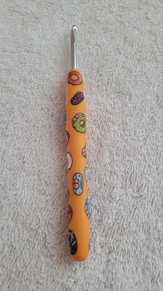 Preowned Bitten Wooble Ergonomic Crochet Hook