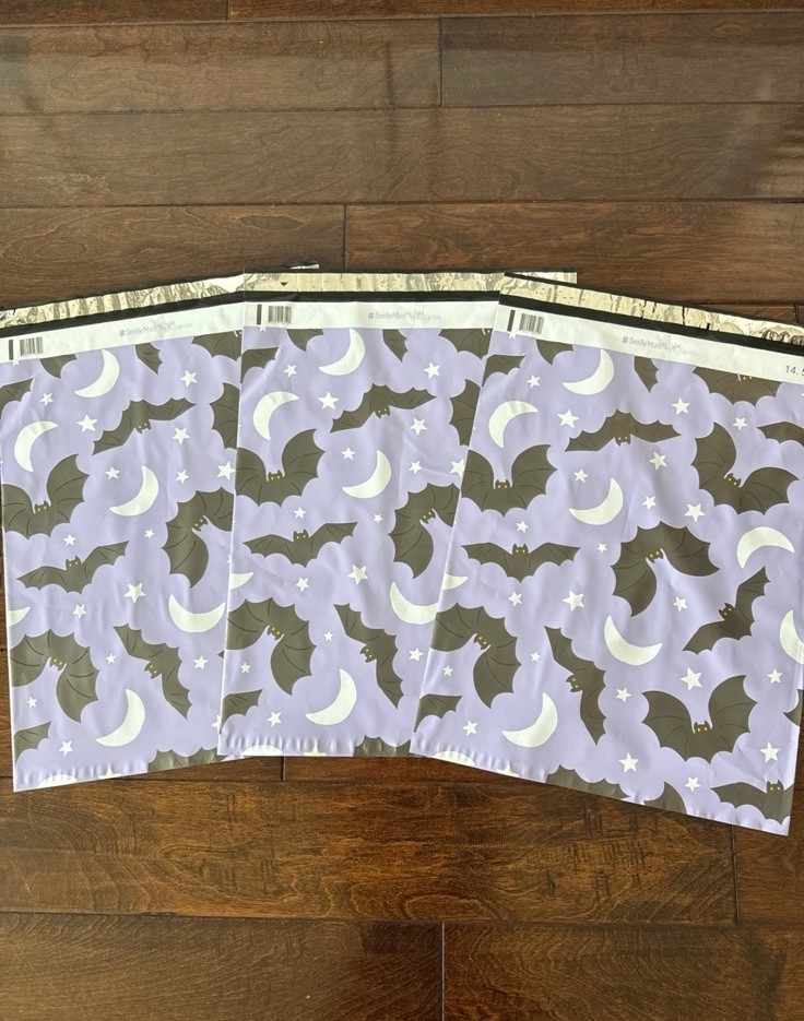 20 Pack - 14.5x19” XL Cute Bats Poly Mailers