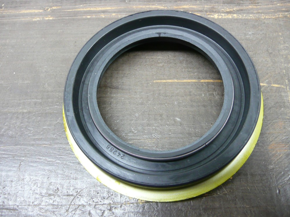 New Process NP271 / NP273 Transfer Case Front Output Shaft Seal