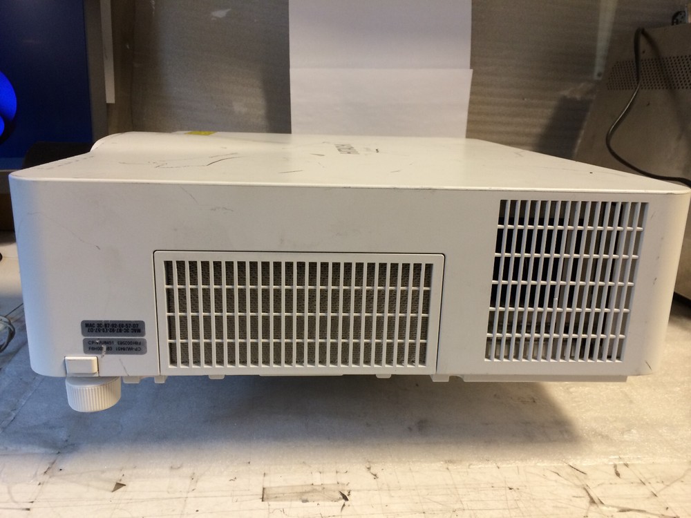 Hitachi CP-WU8451 Projector 3633 Hours | Tested