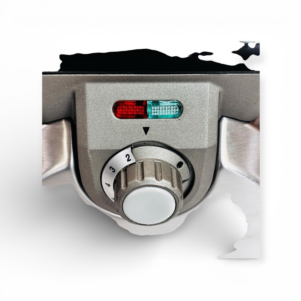 Cuisinart VWM-200PC1 Vertical Belgian Waffle Maker | Damaged