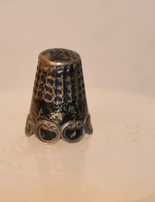 Vintage Silver STERLING Applied Design 1.39 Grams THIMBLE