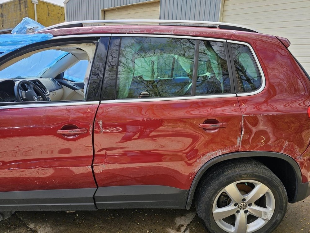TIGUAN 2010 Headrest 2456034