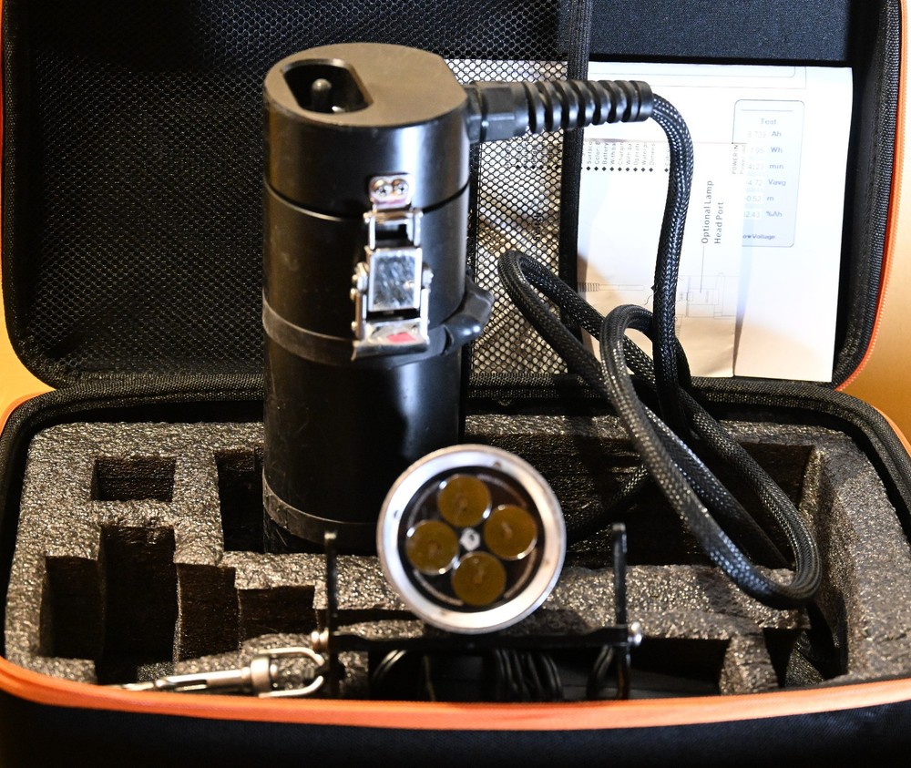 Deep 6 D6Wh 4000L Canister Dive Light.