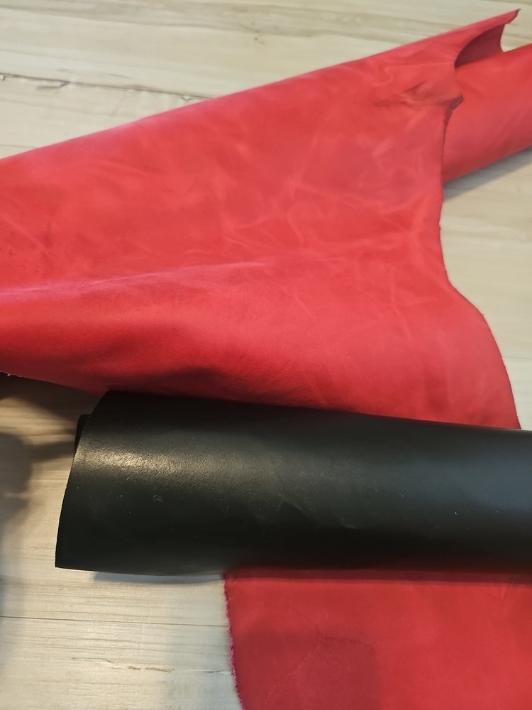 3-4oz MATTE DEVIL'S RED SEMI SMOOTH PULL- UP LEATHER HIDE PANEL,SHEET,12x12 19+s