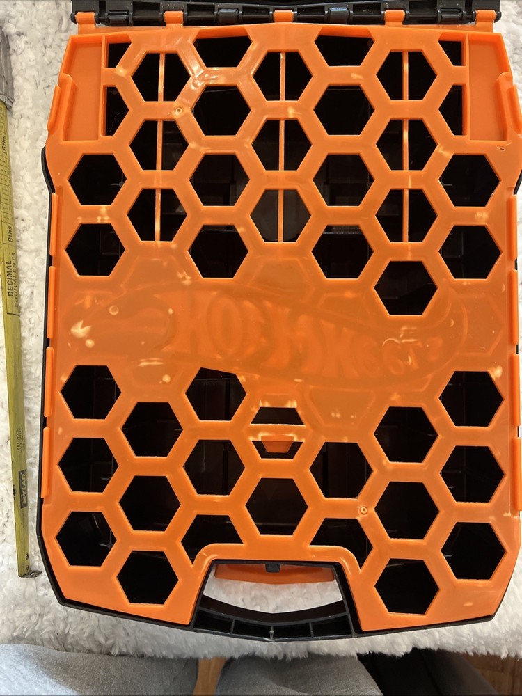 Hot Wheels Rolling Storage Case Retractable Handle Carry 100 Car Hotwheels