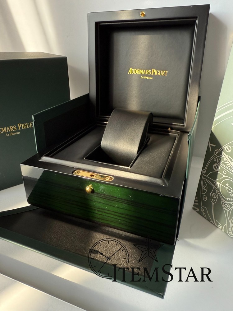 Premium Wooden Watch Storage Box – Luxury Presentation Case