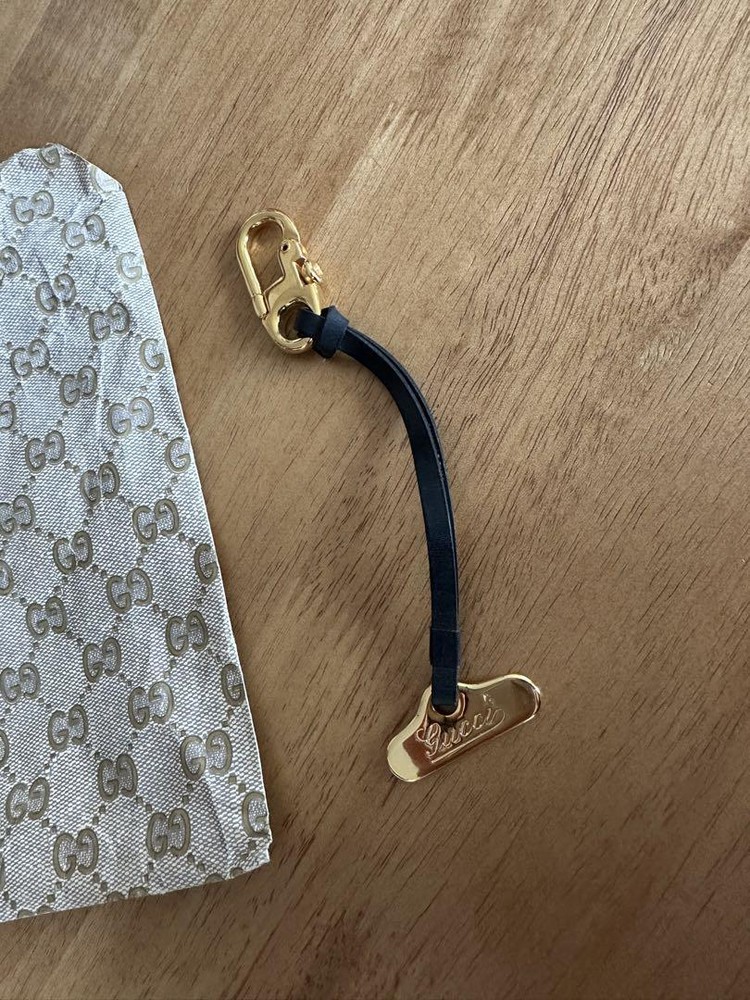 GUCCI key holder gold 21
