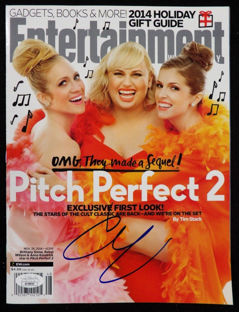 Anna Kendrick Actress Signed Entertainment Weekly Magazine JSA Authenticated