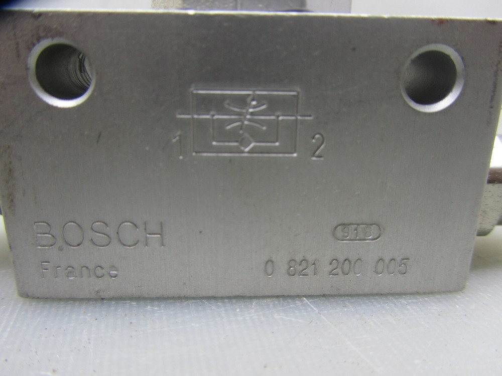 BOSCH 0 821 200 005 BRASS FLOW CONTROL CHECK VALVE, USED