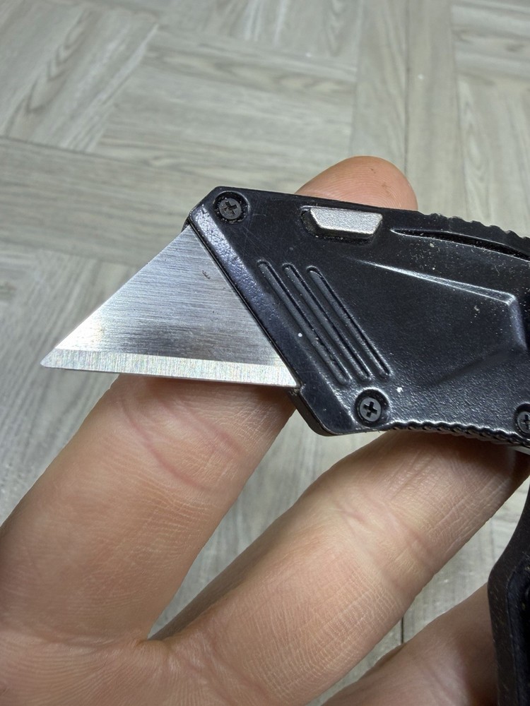 Kobalt Tools Folding Box Knife Black Box Cutter Sharp