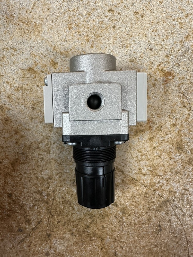*NEW* SMC FILTER REGULATOR (AR20-N01BE-Z)