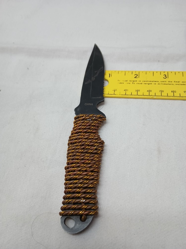 Uts Para Knife Fs Fixed Blade Knife Partial Serated