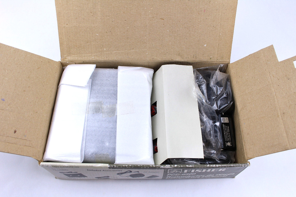 FISHER PCD-6300 PERSONAL COMPACT DISC PLAYER WITH CAR KIT