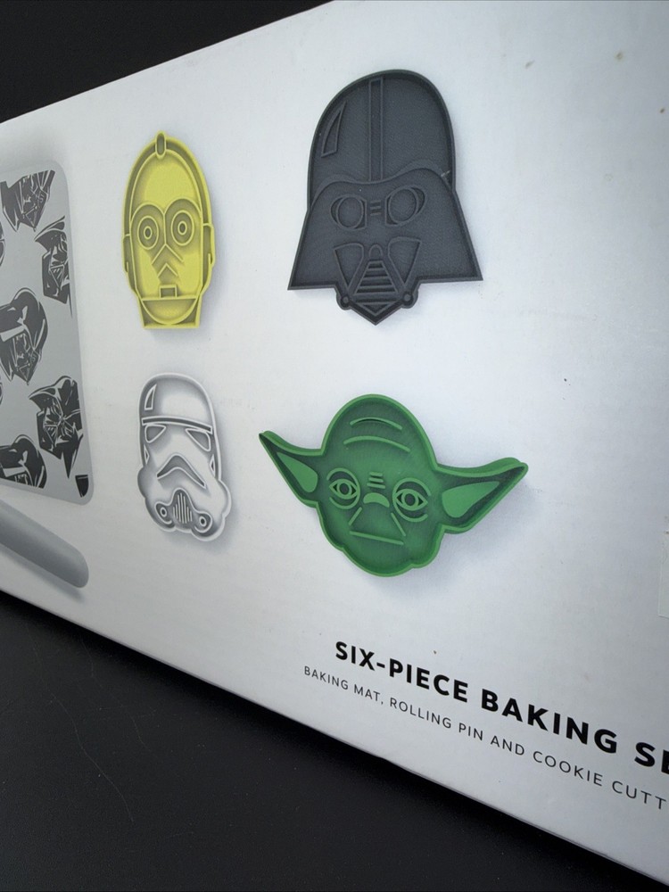 Star Wars • 6 Piece Baking Set • Baking Mat Rolling Pin & Cookie Cutters