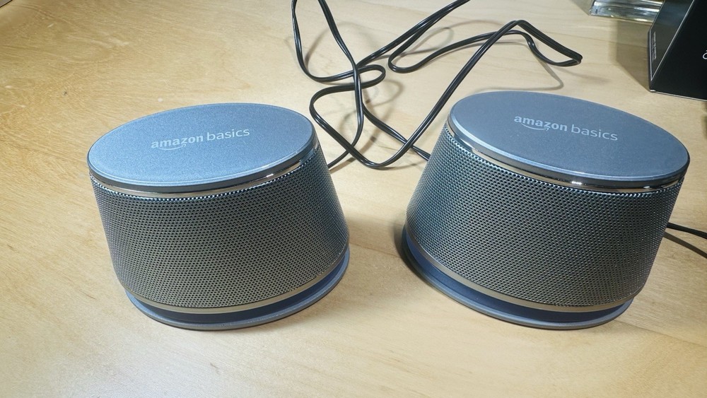 Amazon Basics Stereo 2.0 Speakers for PC or Laptop, 3.5mm Aux input, USB-Powered