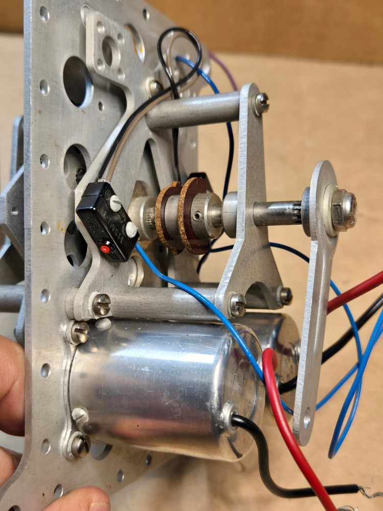 Hansen MFG Synchron 6v DC RC Remote Control Mechanism (or Possibly Clock)