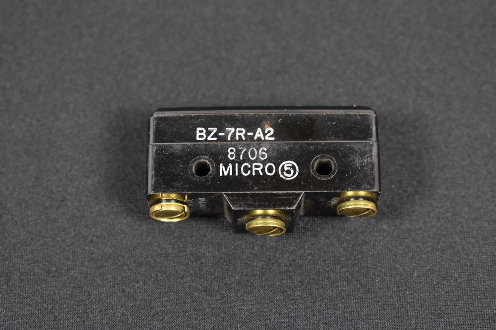 ONE (1) Honeywell Micro Switch New + BZ-7R-A2