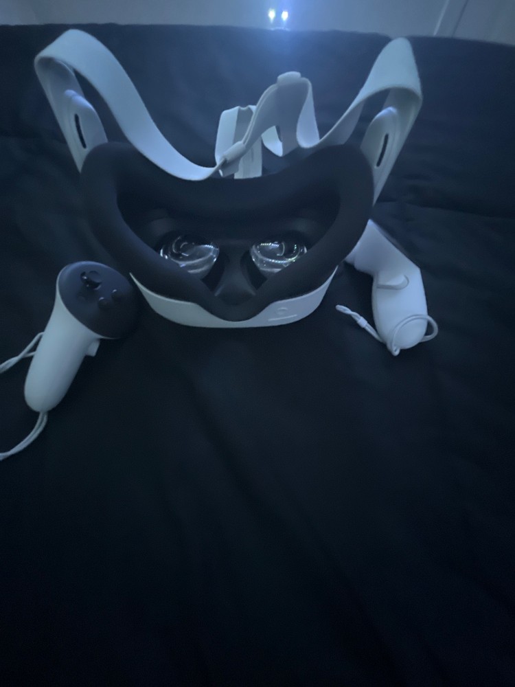 Meta Quest 3 128GB VR Headset - White