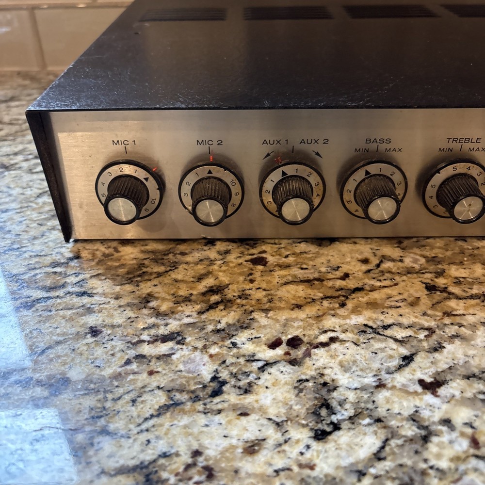 Bogen C-35 Challenger Solid State Amplifier. No Power Parts Only