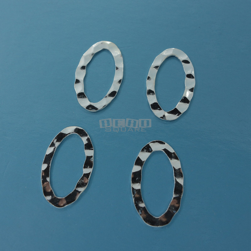 4 Solid Sterling Silver Hammered Oval Ring Links ap. 9.8mm x 16mm #33121