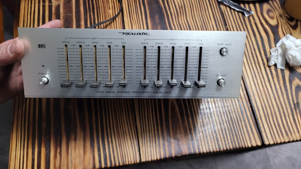 Realistic 31-1988A Five Band Stereo Frequency Equalizer