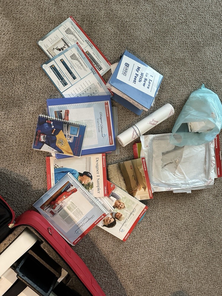 Husqvarna Viking Designer Diamond W/ 23 Hrs Bundle