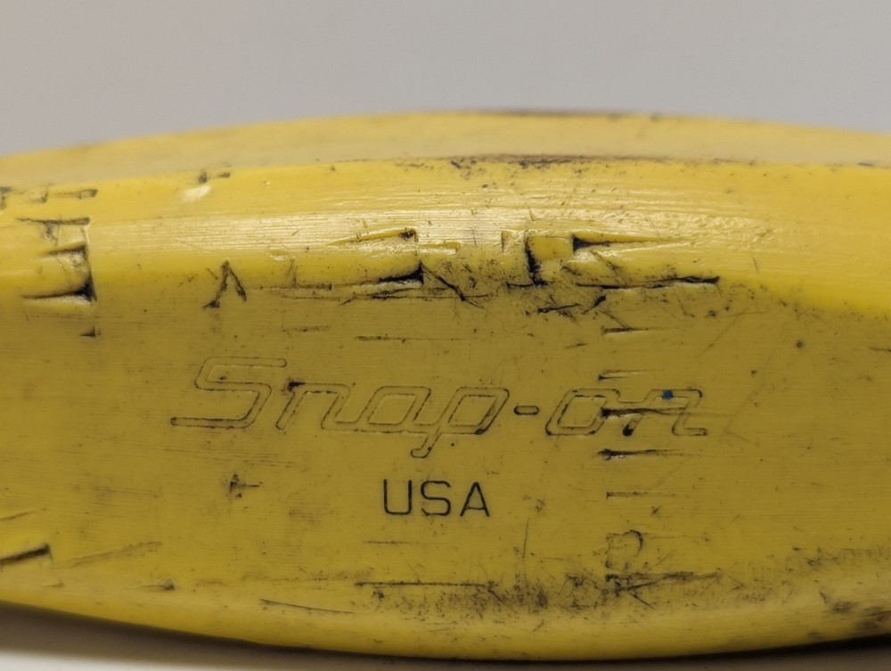 SNAP-ON TOOLS CLASSIC YELLOW HARD PLASTIC SCREWDRIVER Flathead DISCONTINUED