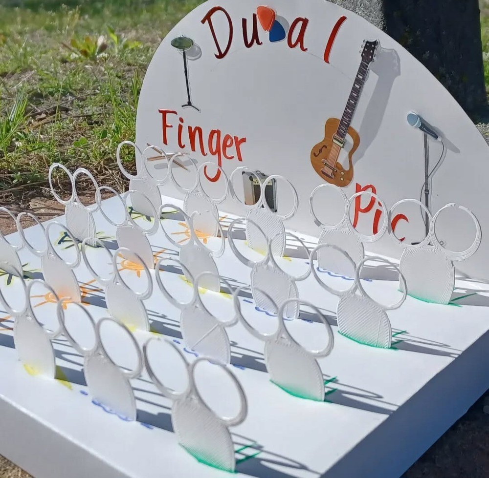 The DUAL Finger Guitar Pic