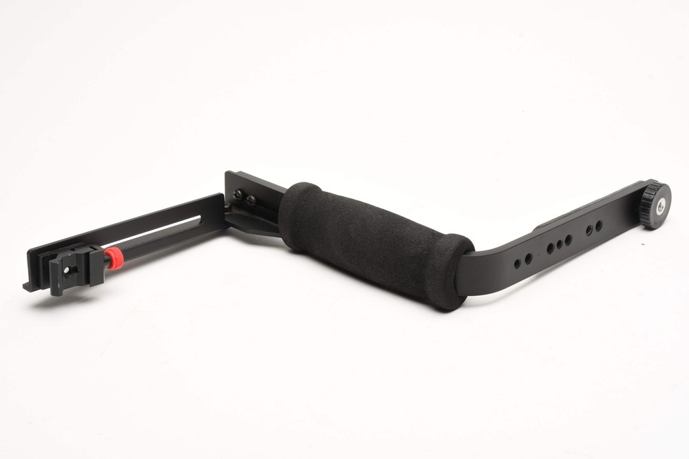 Stroboframe Quick flip 35mm camera flash bracket, Mint-