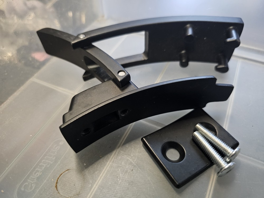 Weightlifting Lever Buckle