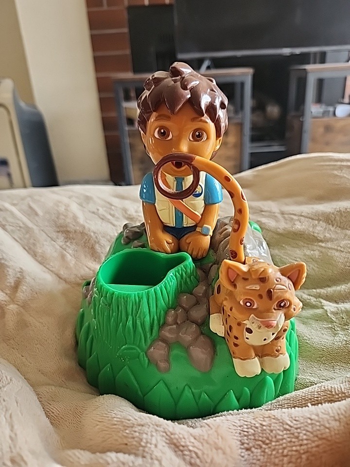 Go Diego Go Motorized Bubble Machine 2006 Viacom Nickelodeon Needs Batteries