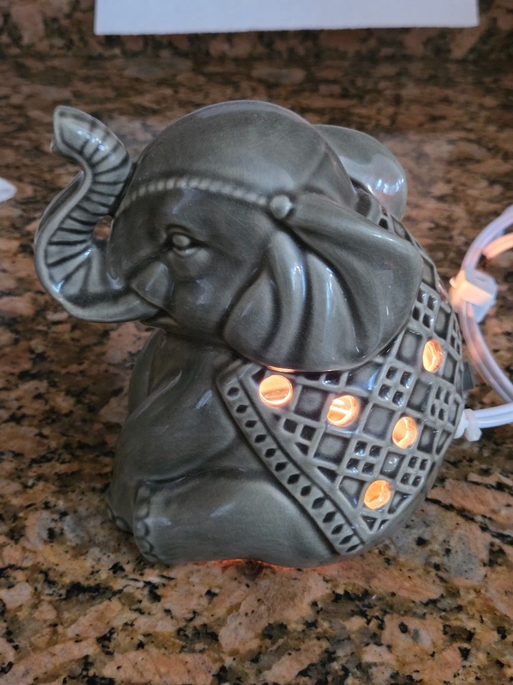 Ceramic Elephant w/ Trunk Up Tabletop Night Light Accent Lamp Corded TESTED