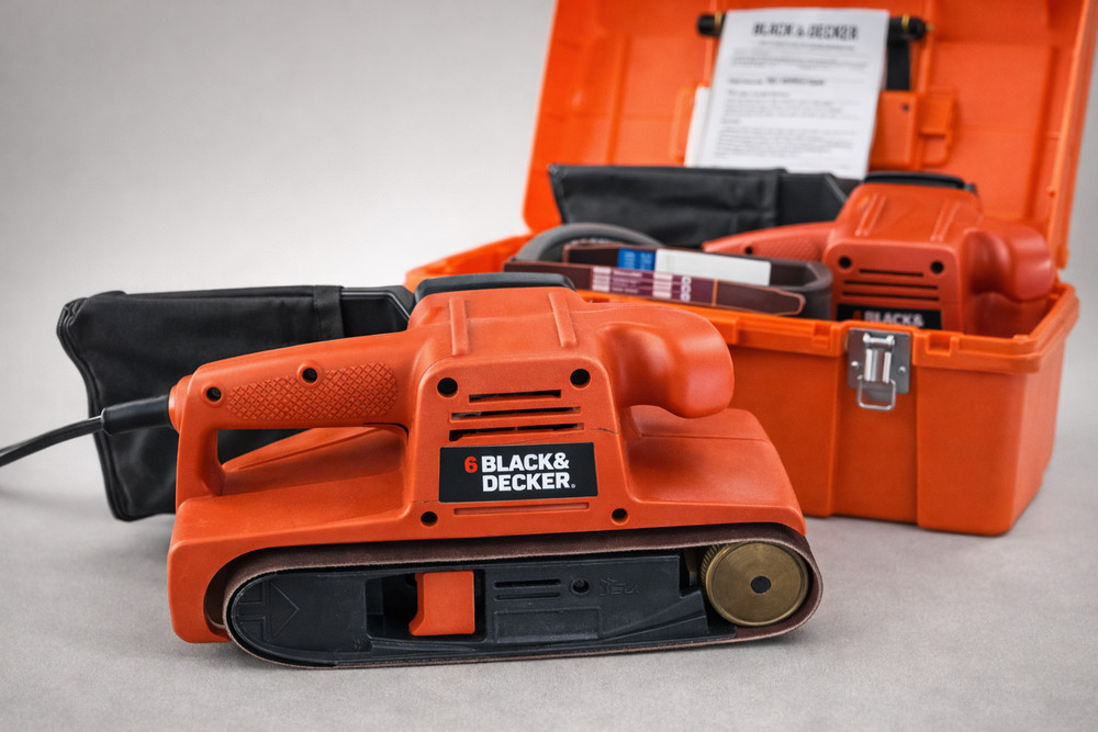 Black & Decker 3x21 In. Belt Sander – Runs Great, With Case