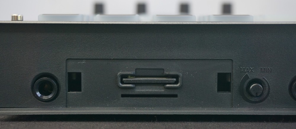 Roland SP-404A Linear Wave Sampler Black Production Sampler / Drum Machine