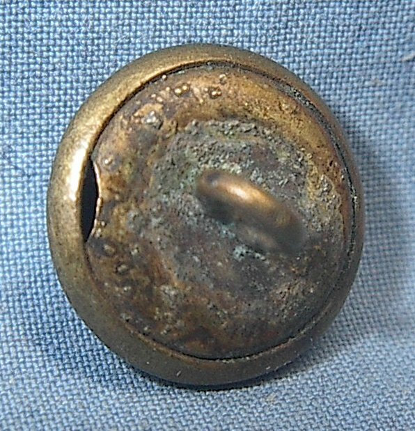 VINTAGE US EAGLE & SHIELD BRASS UNIFORM CUFF BUTTON UNMARKED 9/16"