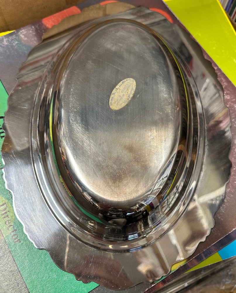 WM A Rogers SILVERPLATE Oval Serving Dish Double Handle Lid 12.5" x 9.5"