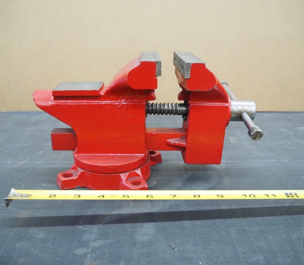 Older Good Quality Vise, 4" Wide Jaws, 3" Opening