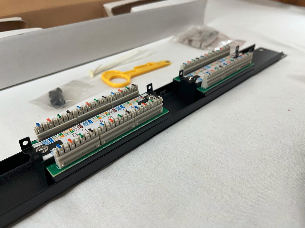 Patch Panel UTP 12 Port Ethernet CAT6/5 RJ45 110 Network