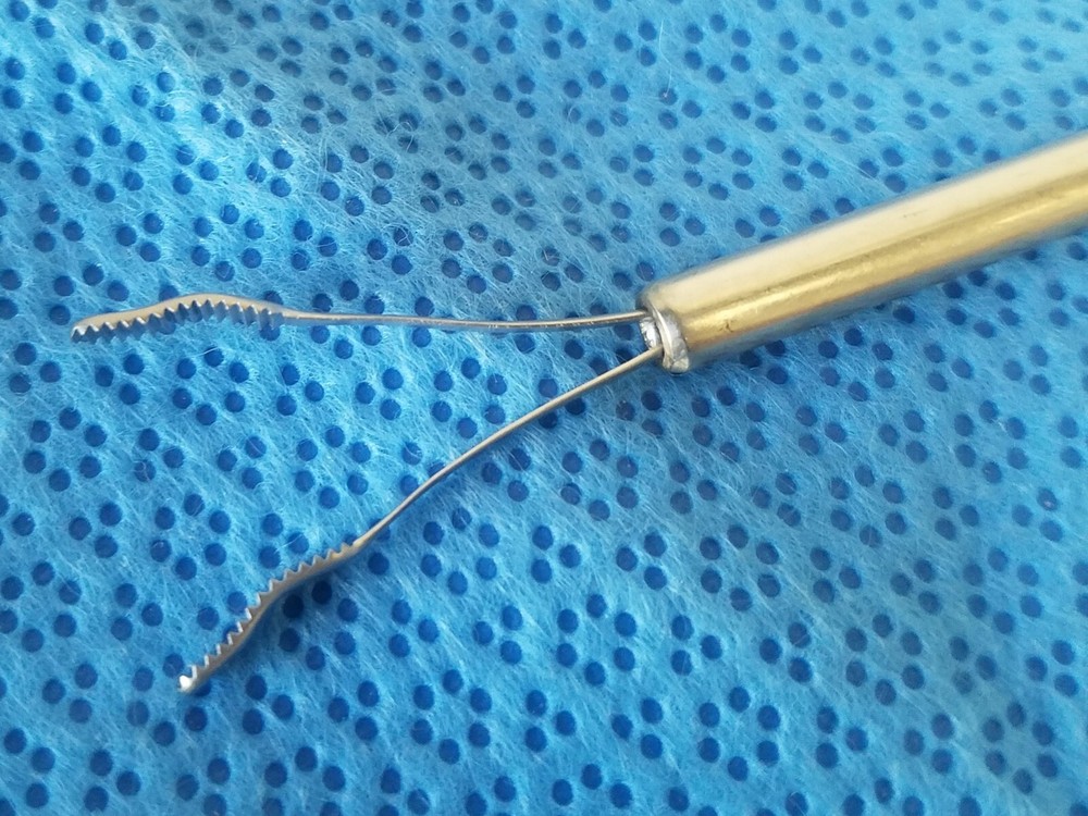 Spring Handle Laparoscopic Grasper