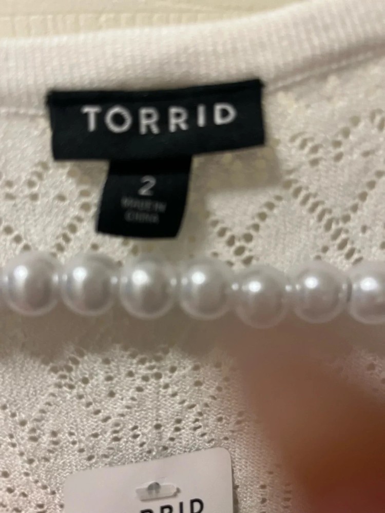 Torrid Plus Size White Open Knit V-Neck Tie Pullover Size 2X. Beach Resortwear