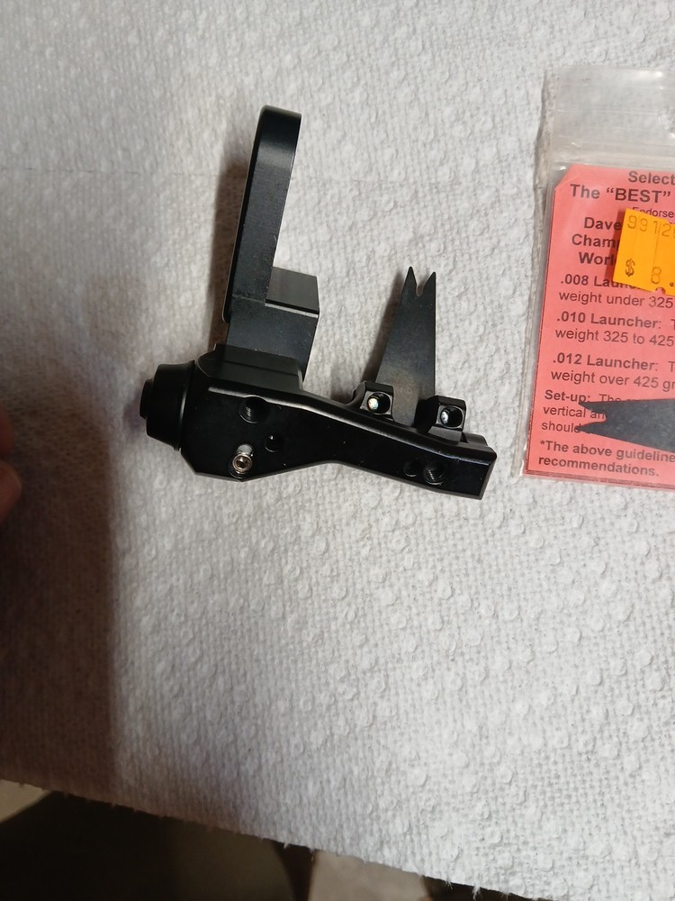 Fuse Archery Arrow Rest- RH - Black With Extra Best Launcher (BH)