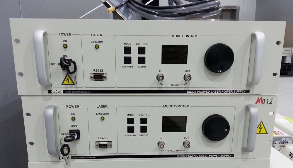 JDS Uniphase M112M  Diode Pumped Laser  /  Power Supply