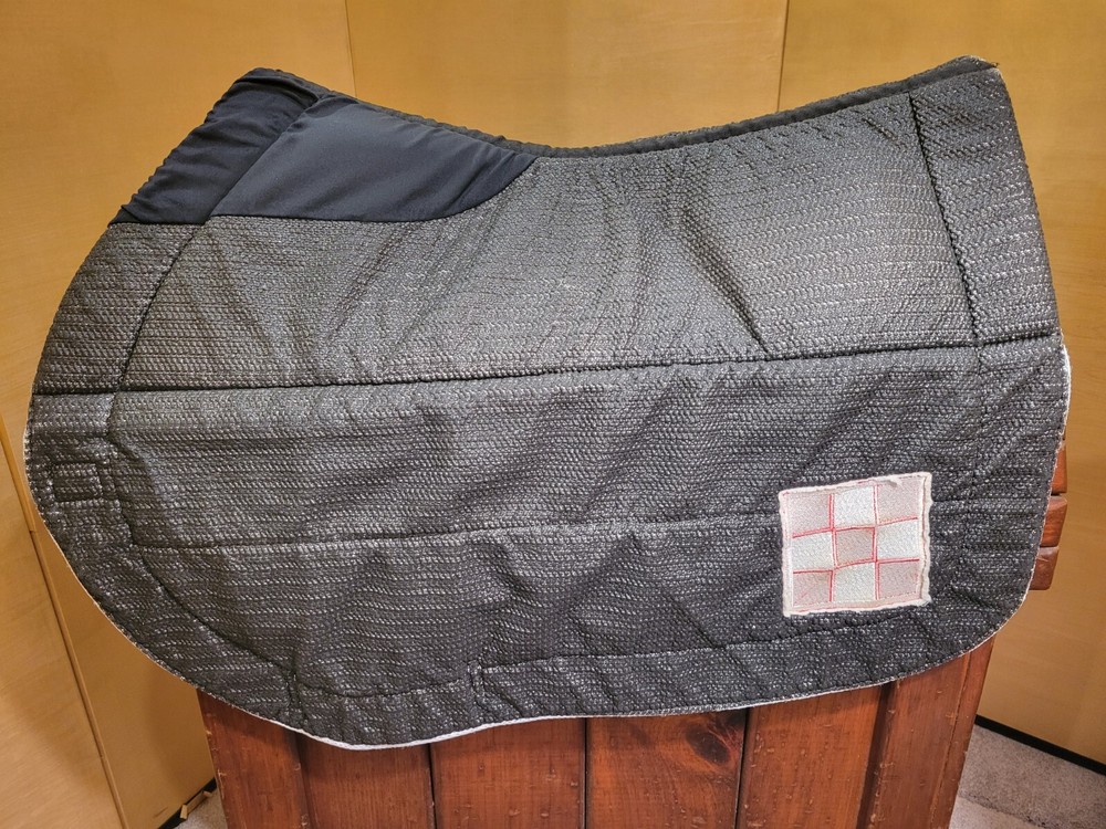 EcoGold Secure Jumper Pad. Color: White. Standard Size. Good Condition!