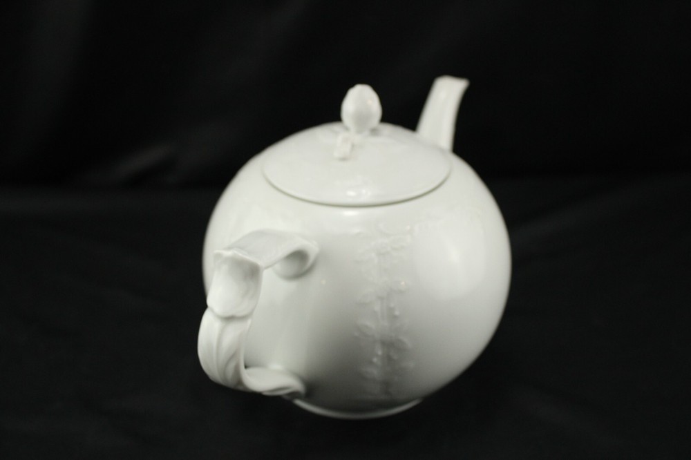 Kaiser Dubarry Tea Pot Large Size White Rose Finial