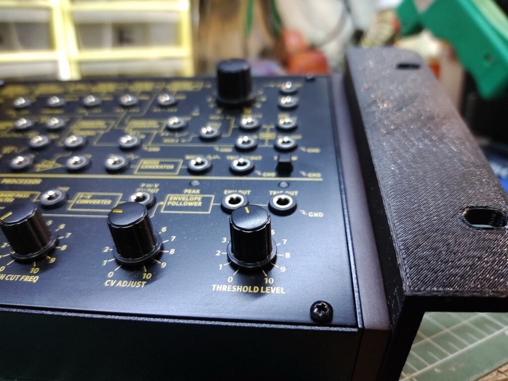 Rack Ears (2-Pack) for Behringer Synthesizers (70HP or 80HP)
