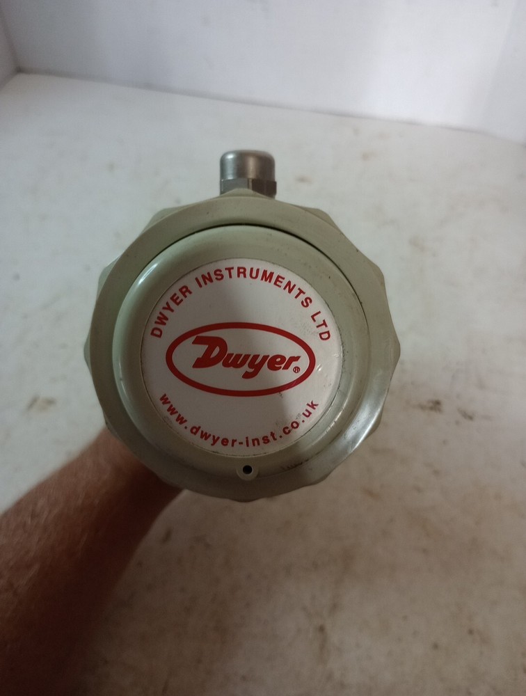 Dwyer AVU-1-A Air Velocity Transmitter