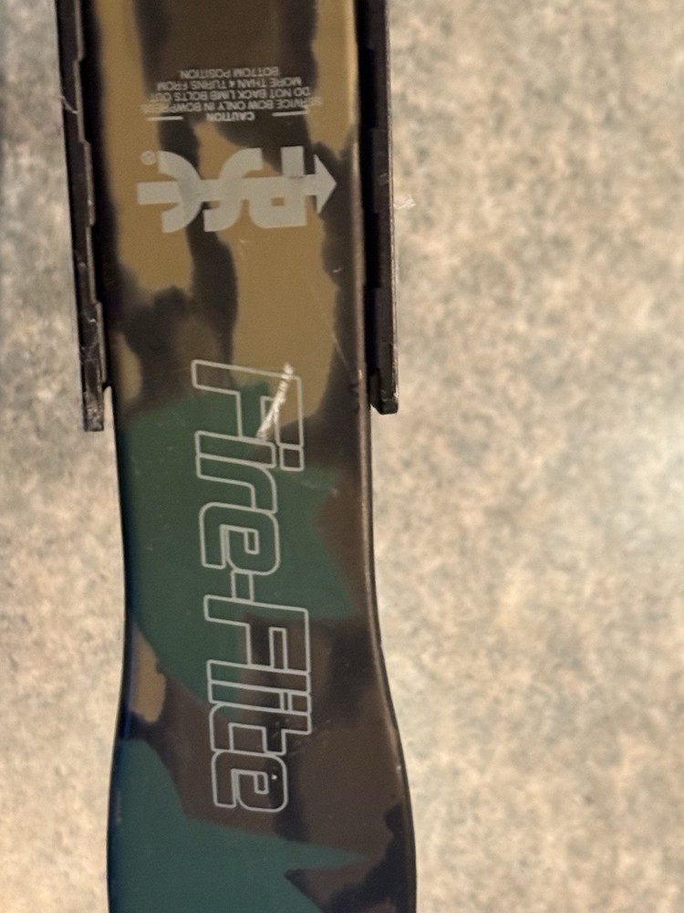 PSE Archery Fire-Flite Compound Bow Hunting Camo Right Hand 31" Draw 67lb