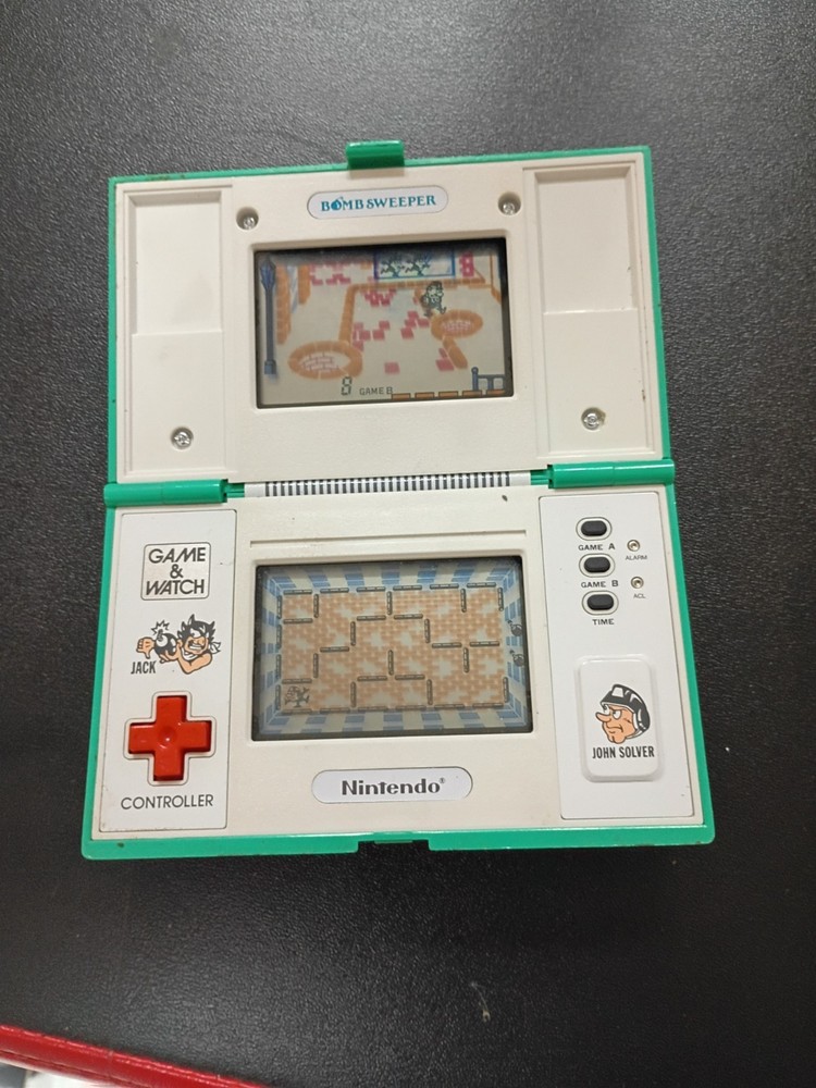 Nintendo Bombsweeper Game & Watch Multi Screen Handheld Electronic Game 1987